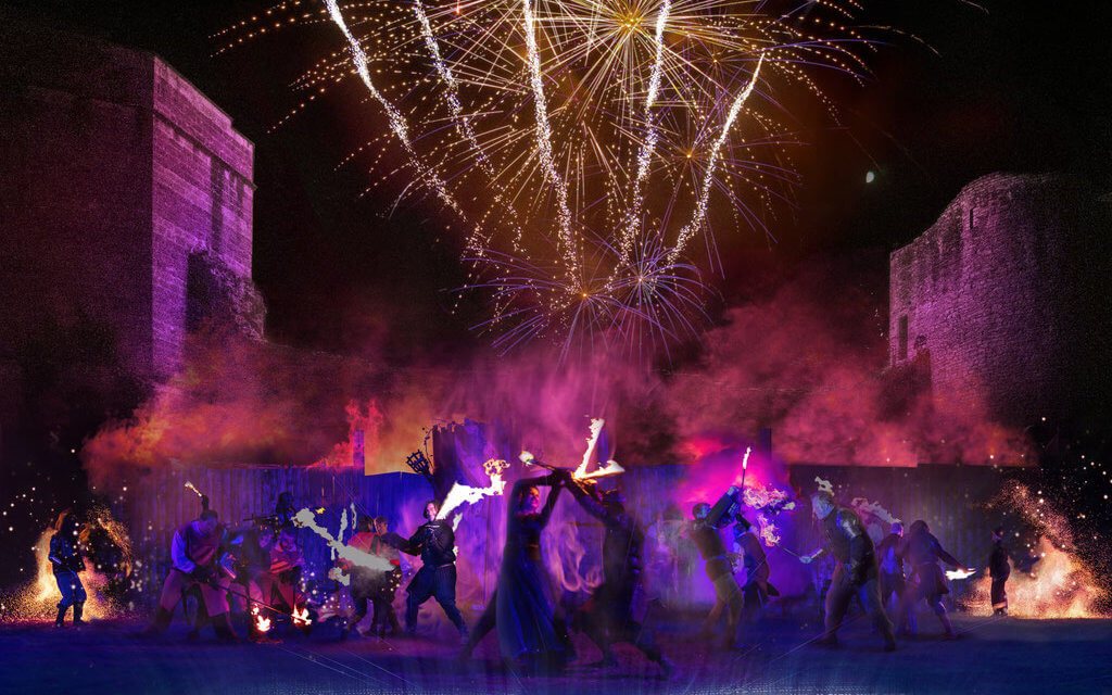 Combats de feu sous le bouquet final, devant le château de Trévoux